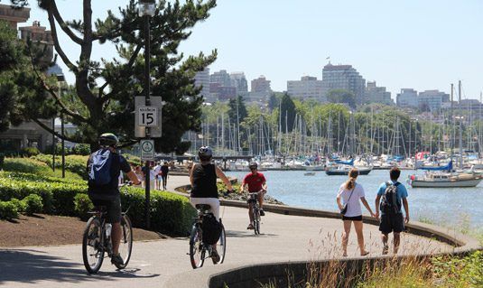 Cyclists and pedetrians enjoying the seawall